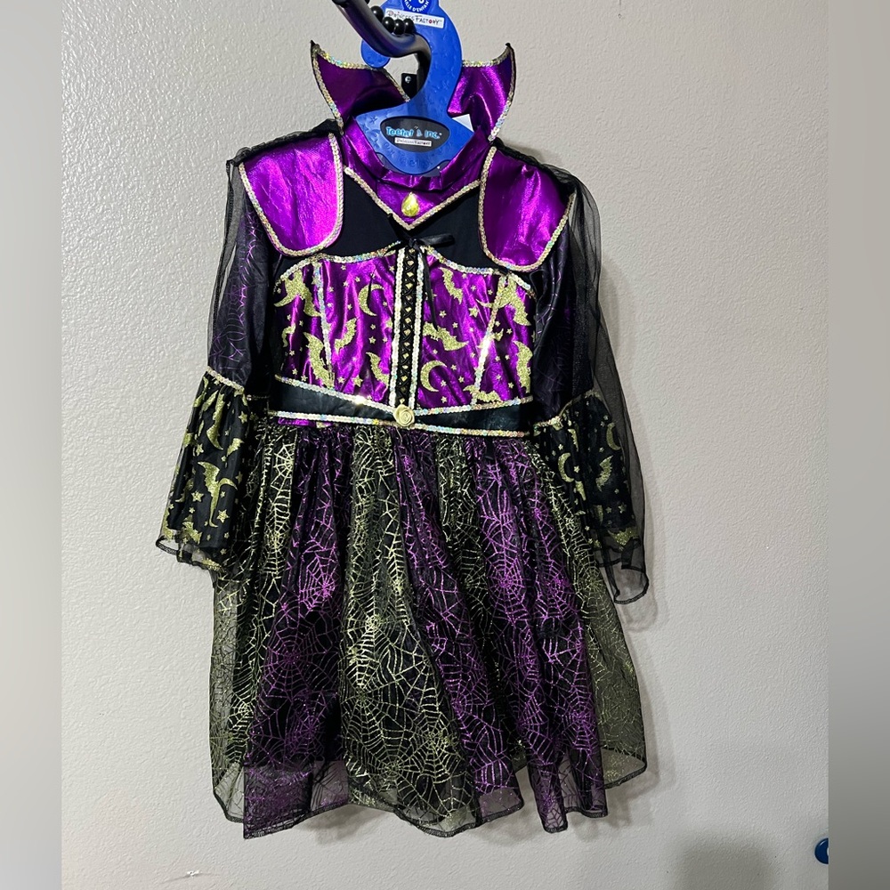 Princess Factory- little Witch Halloween costume. SZ- 7/8 EUC